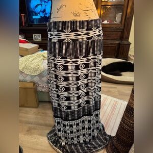 AGB maxi skirt with slit! Great shape large! Strech waist!#2